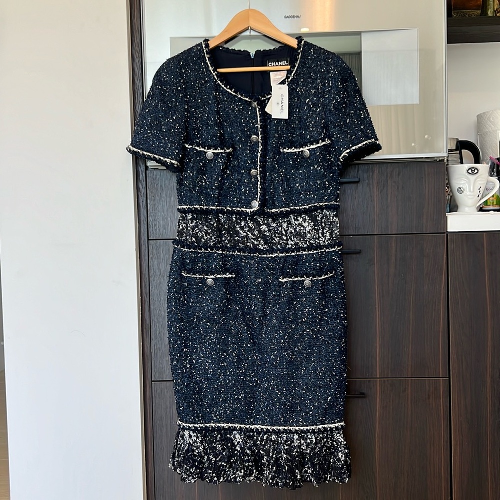 CHANEL DESIGNER BLUE silk knit DRESS - CRUISE COLLECTION - Elegant and GORGEOUS